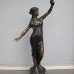 641 2138 Golvskulptur